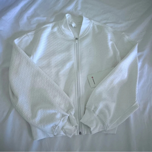 🆕🤍 Lululemon EUR Exclusive Textured Zip Front Track Jacket - White - Picture 1 of 14